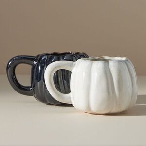 Black ceramic shiny pumpkin mug